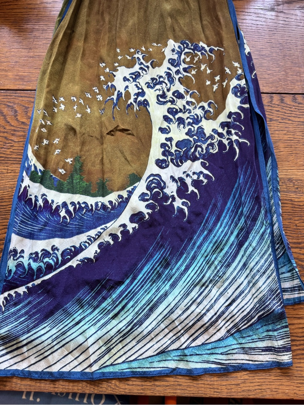 Katsushika Hokusai's Japanese The Great Wave 100% Silk Scarf Stole Cocoon House